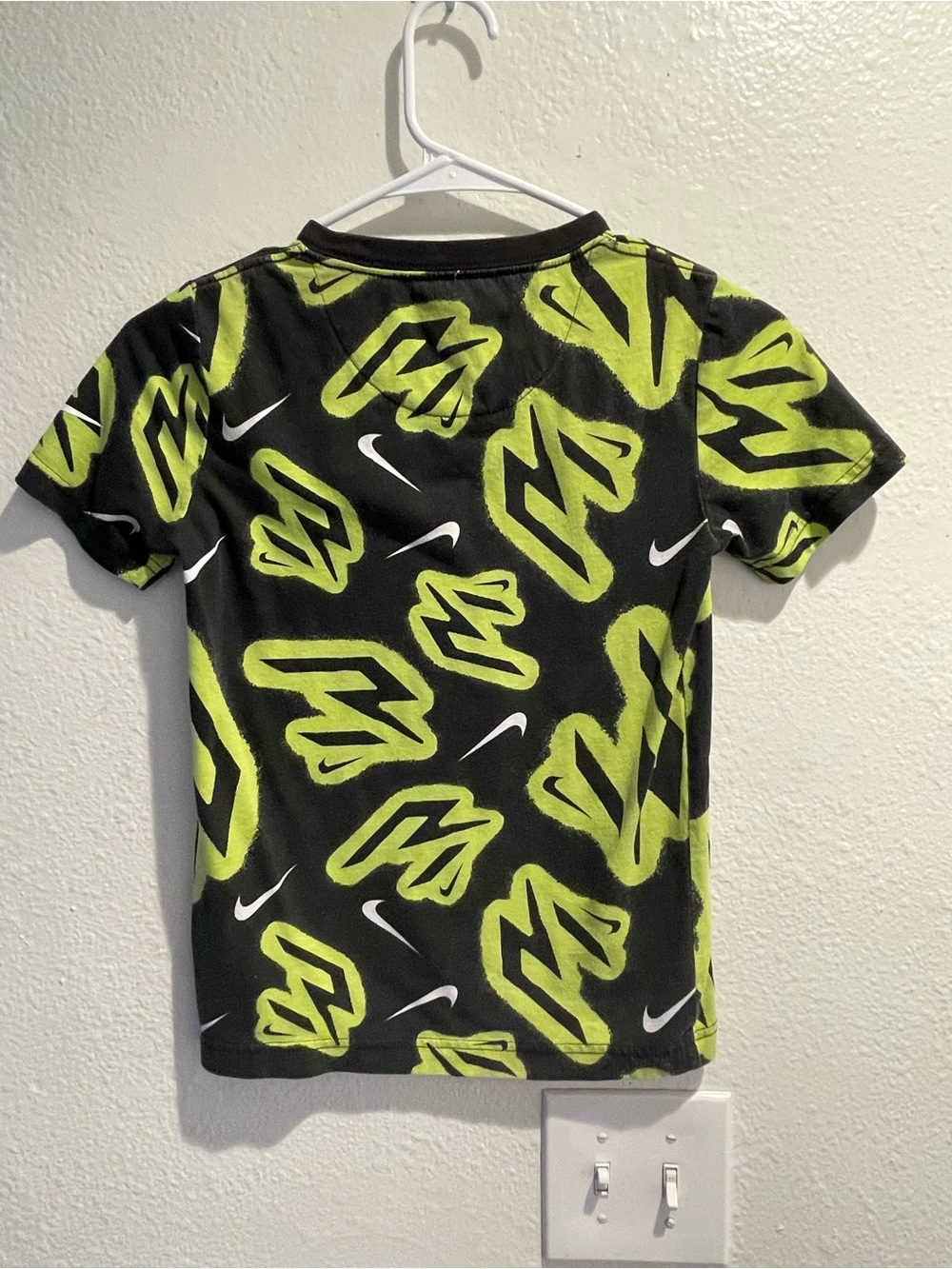 Nike Boys S Tee All Over Print Graffiti Swoosh Graphic Tee Black Neon Volt Green - Picture 6 of 6